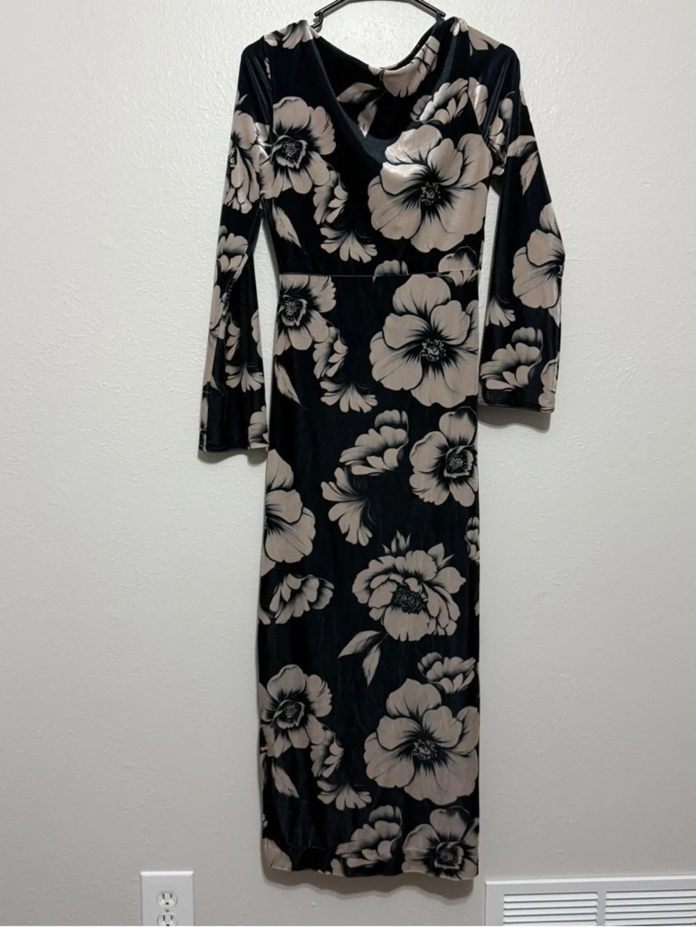BHLDN Long Sleeve Black Velvet Dress Size SP Luxury Wedding Guest - Picture 6 of 13